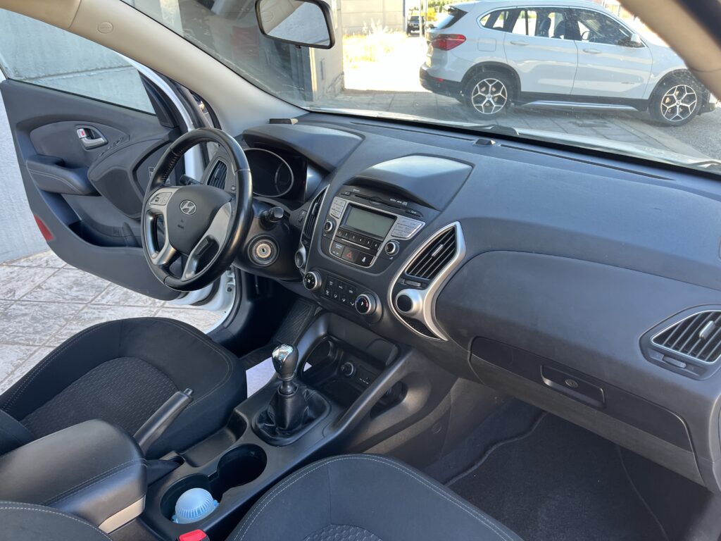 Foto 12 de HYUNDAI ix35 1.7crdi 115cv 2011