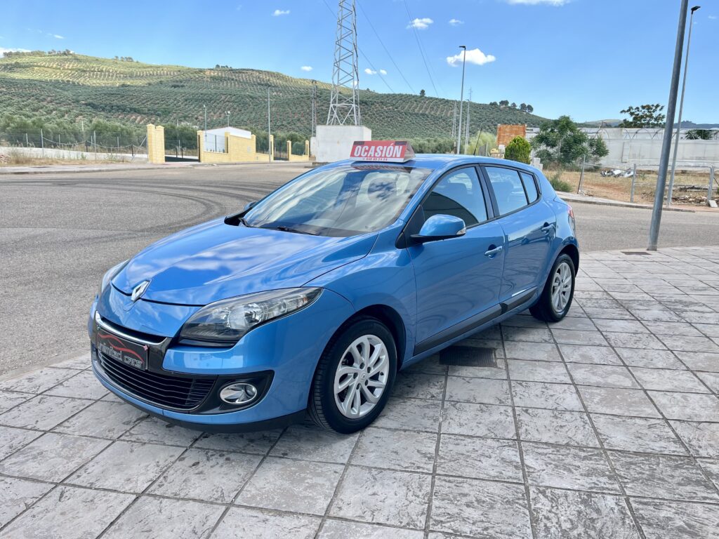 Foto 2 de RENAULT MEGANE III 1.5dci 110CV 2012