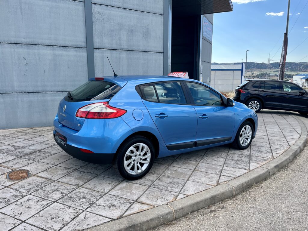 Foto 4 de RENAULT MEGANE III 1.5dci 110CV 2012