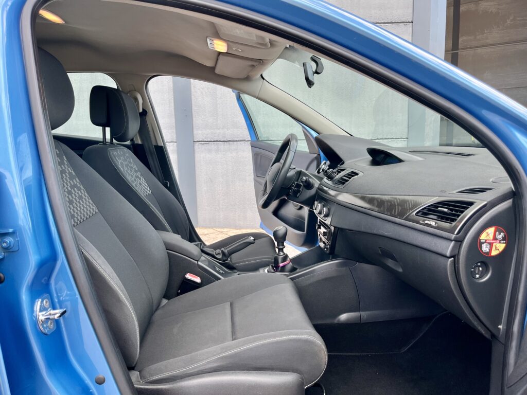 Foto 11 de RENAULT MEGANE III 1.5dci 110CV 2012