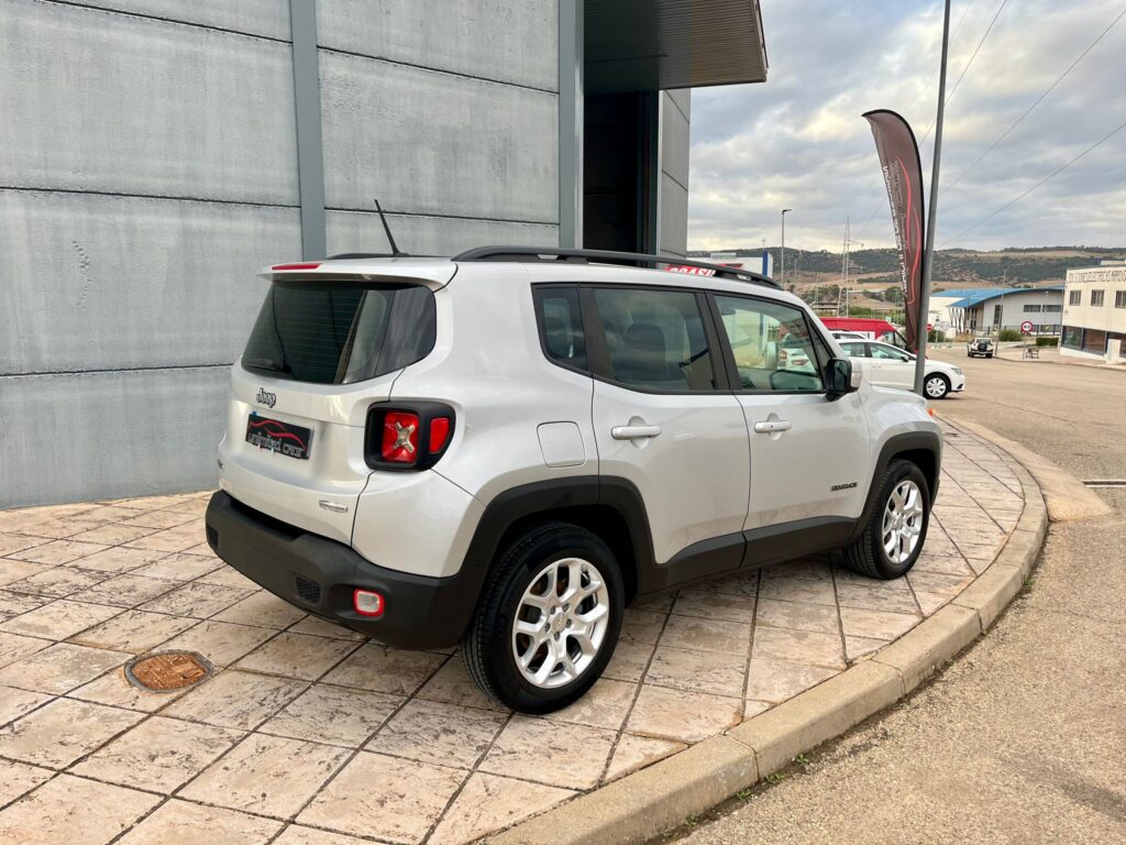 Foto 3 de JEEP RENEGADE LONGITUDE 1.6 m-Jet 120cv 2015