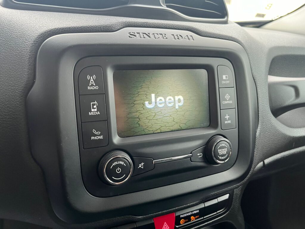 Foto 8 de JEEP RENEGADE LONGITUDE 1.6 m-Jet 120cv 2015