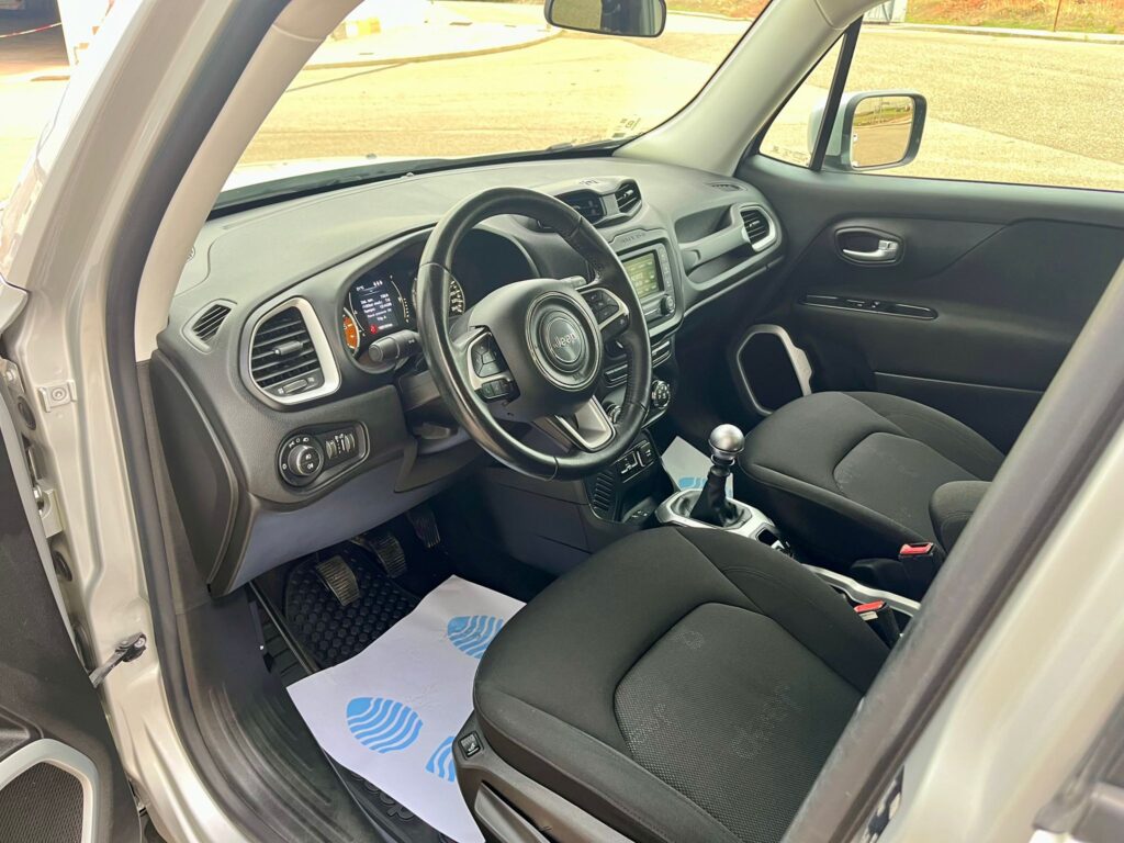 Foto 9 de JEEP RENEGADE LONGITUDE 1.6 m-Jet 120cv 2015