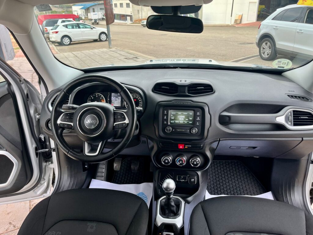 Foto 12 de JEEP RENEGADE LONGITUDE 1.6 m-Jet 120cv 2015