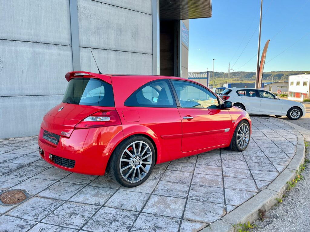Foto 2 de RENAULT MEGANE RS DCI 2.0 175cv 3p 2007