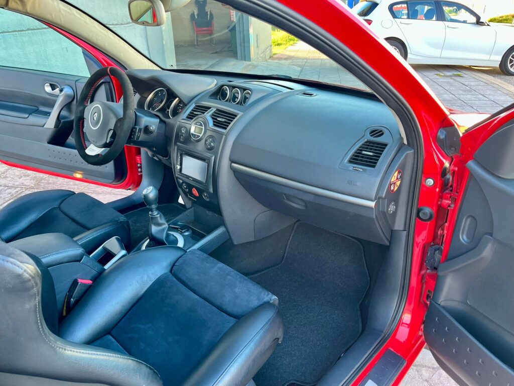 Foto 12 de RENAULT MEGANE RS DCI 2.0 175cv 3p 2007