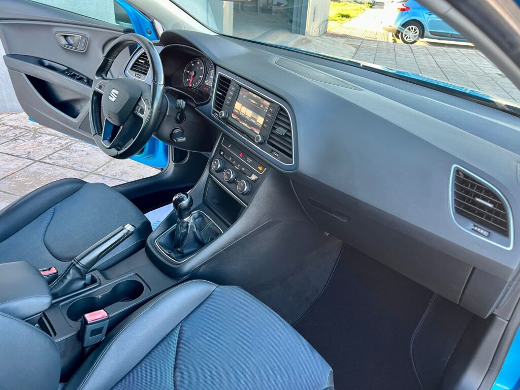 Foto 10 de SEAT LEÓN CONNECT 1.6TDI 110cv 2016