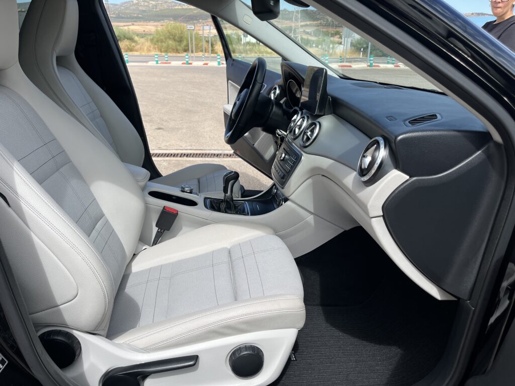 Foto 12 de MERCEDES GLA 200CDI 2017