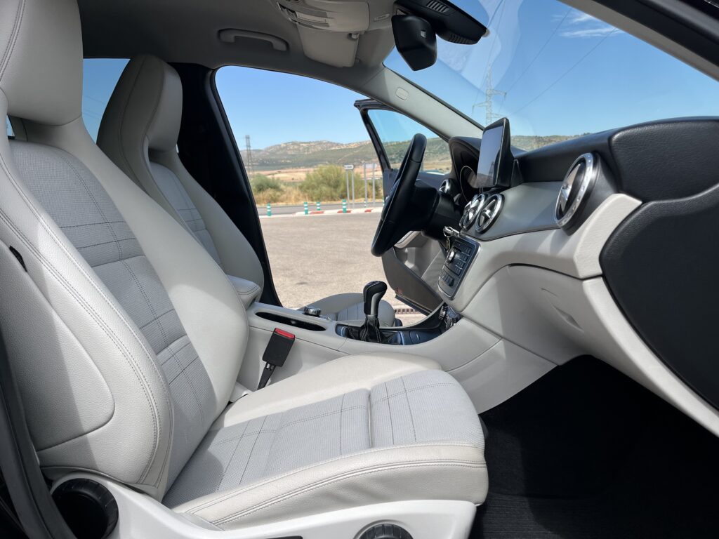 Foto 13 de MERCEDES GLA 200CDI 2017