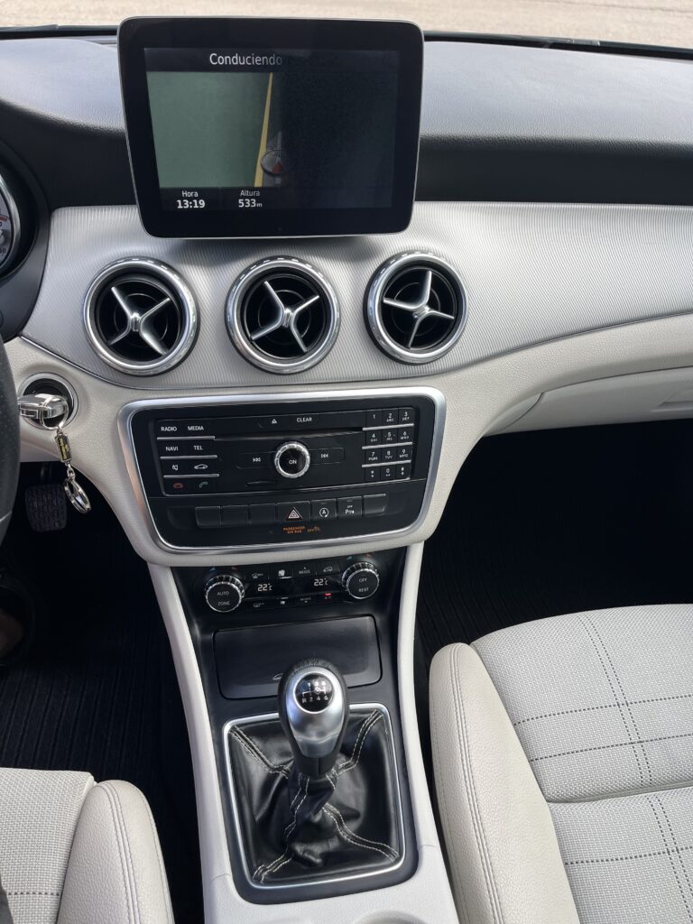 Foto 18 de MERCEDES GLA 200CDI 2017
